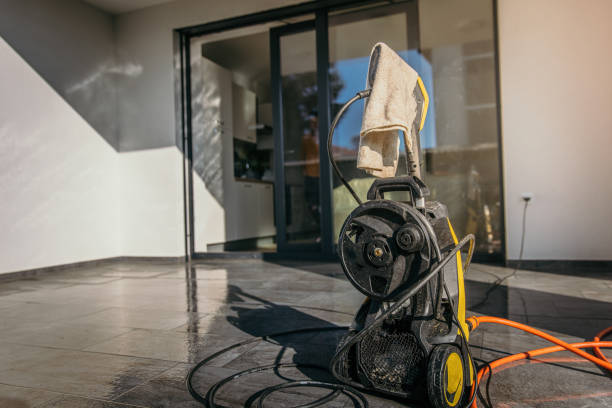 Best Graffiti Removal  in Floresville, TX
