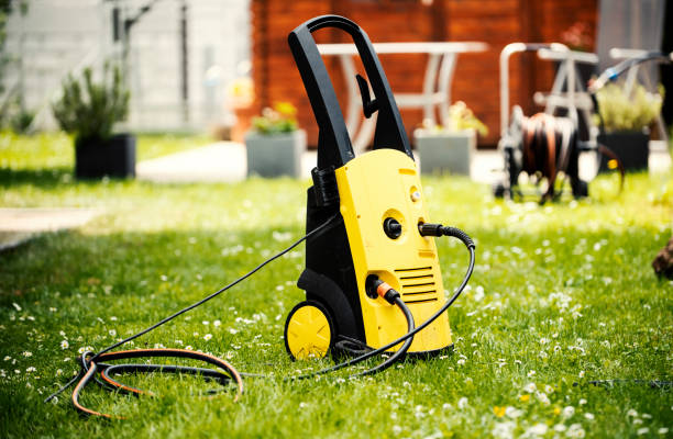 Best Spring Cleaning  in Floresville, TX